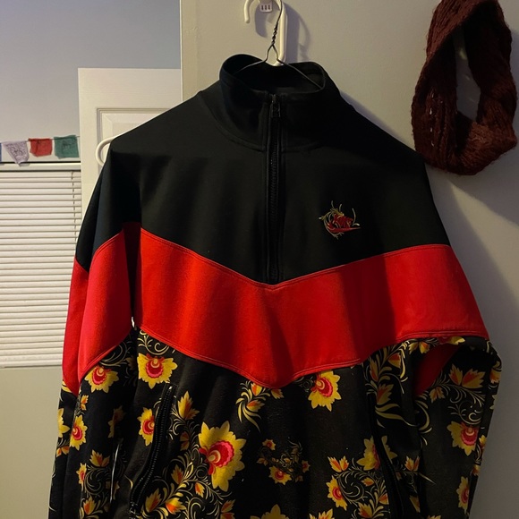 Size small - Picture 5 of 7